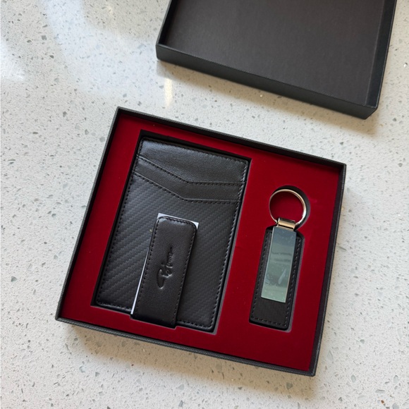 NWT Black Leather Wallet and Keychain Set for Men - Picture 1 of 7